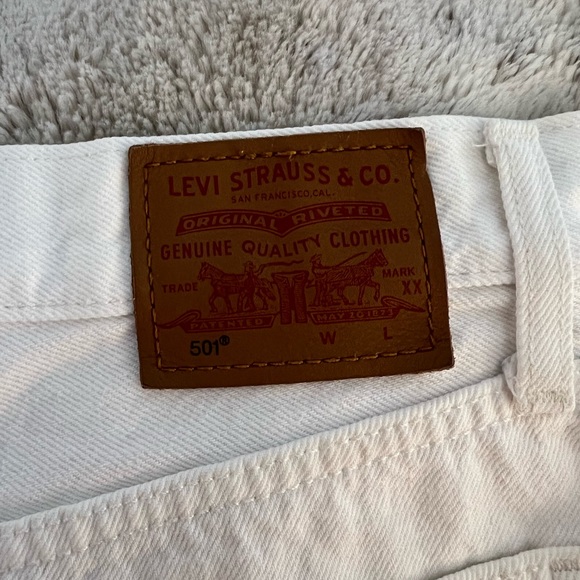 Levi’s Denim Shorts - Picture 3 of 3
